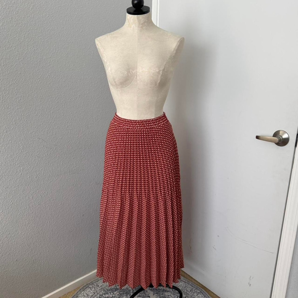 Max Studio Pleated Skirt with elastic waistband - Size XS